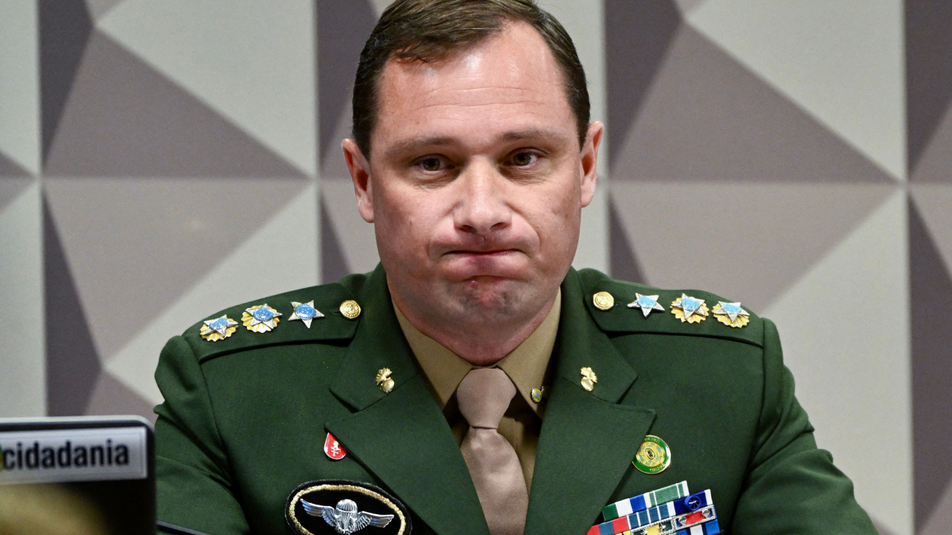 Cid relata à PF que Bolsonaro consultou militares sobre plano de golpe, diz site
