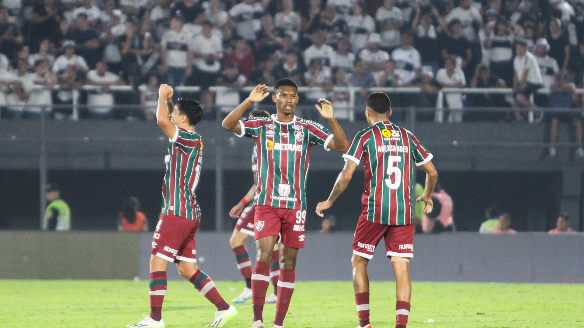 Fluminense vence o Olímpia-PAR e volta às semifinais da Libertadores após 15 anos