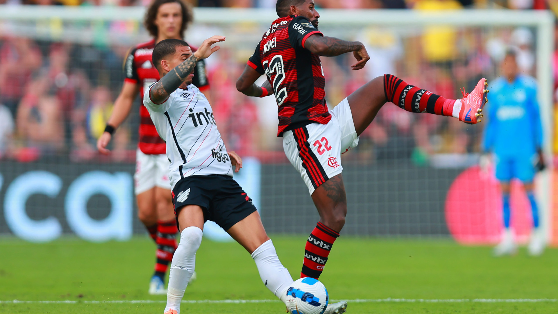 Athletico-PR faz 3 e aumenta crise do Flamengo às vésperas da final da Copa do Brasil