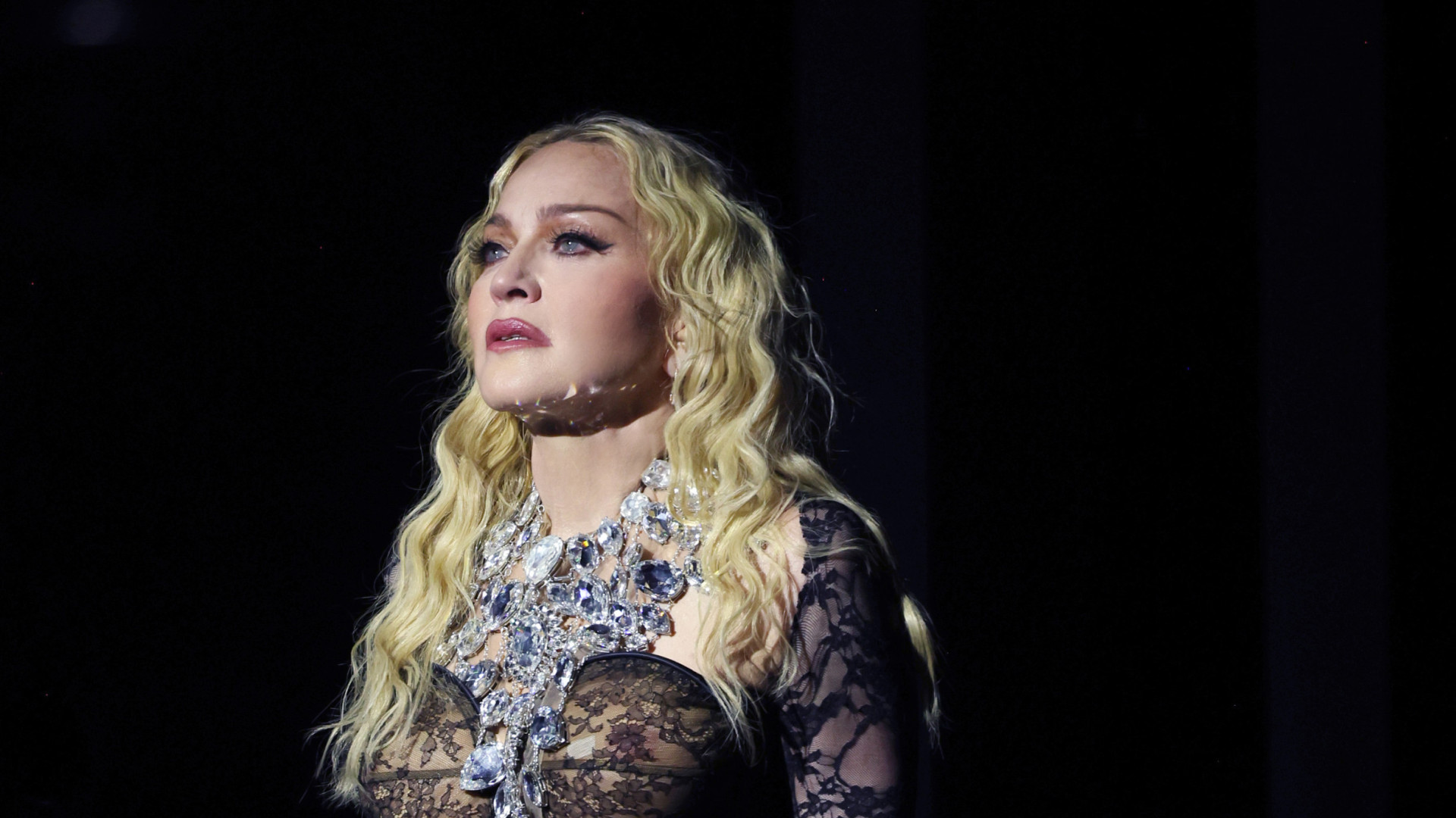 Madonna diz ter visto Deus em experiência de quase morte durante internação