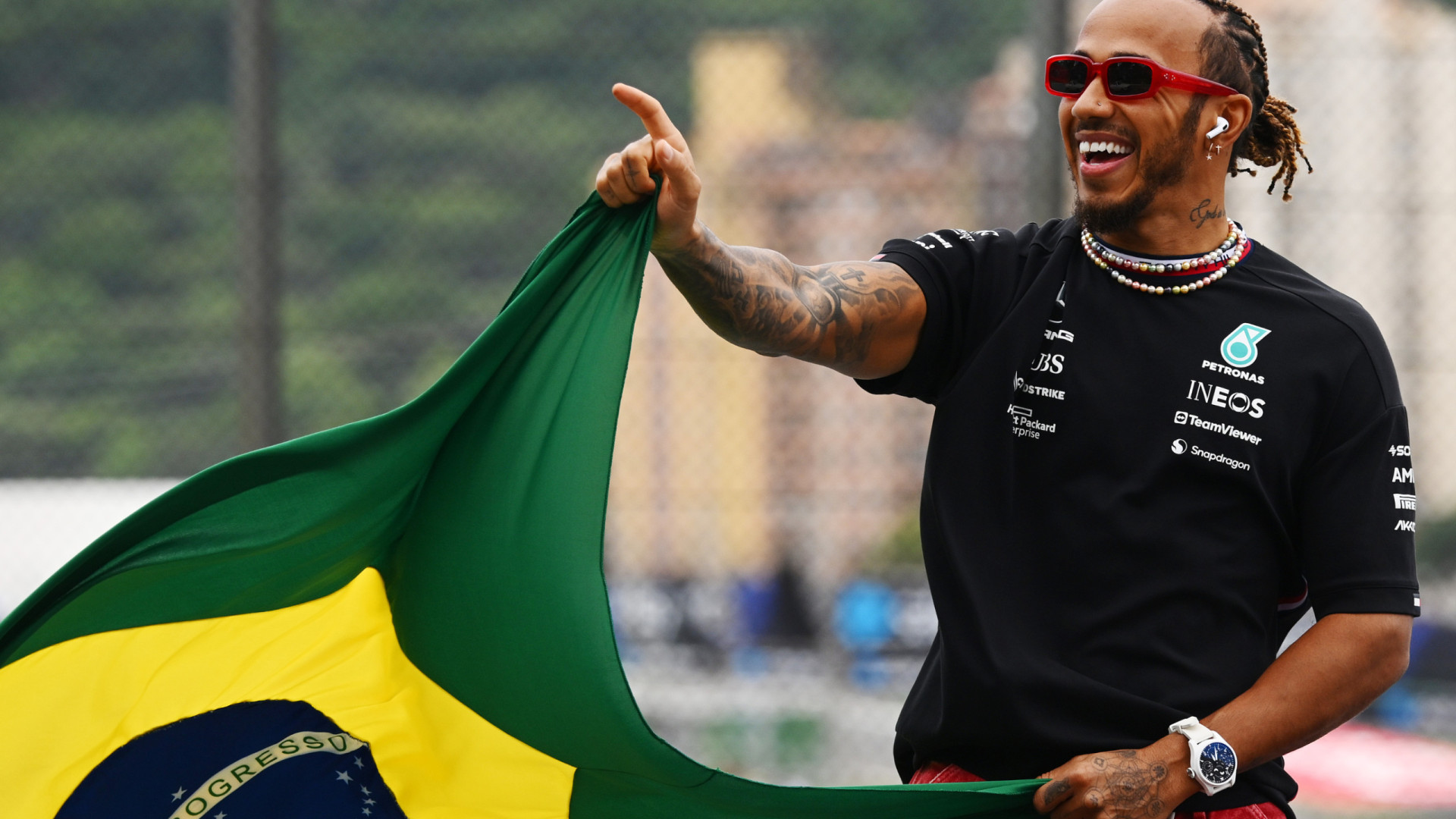 Hamilton faz homenagem em aniversário de Ayrton Senna: 'Meu herói'