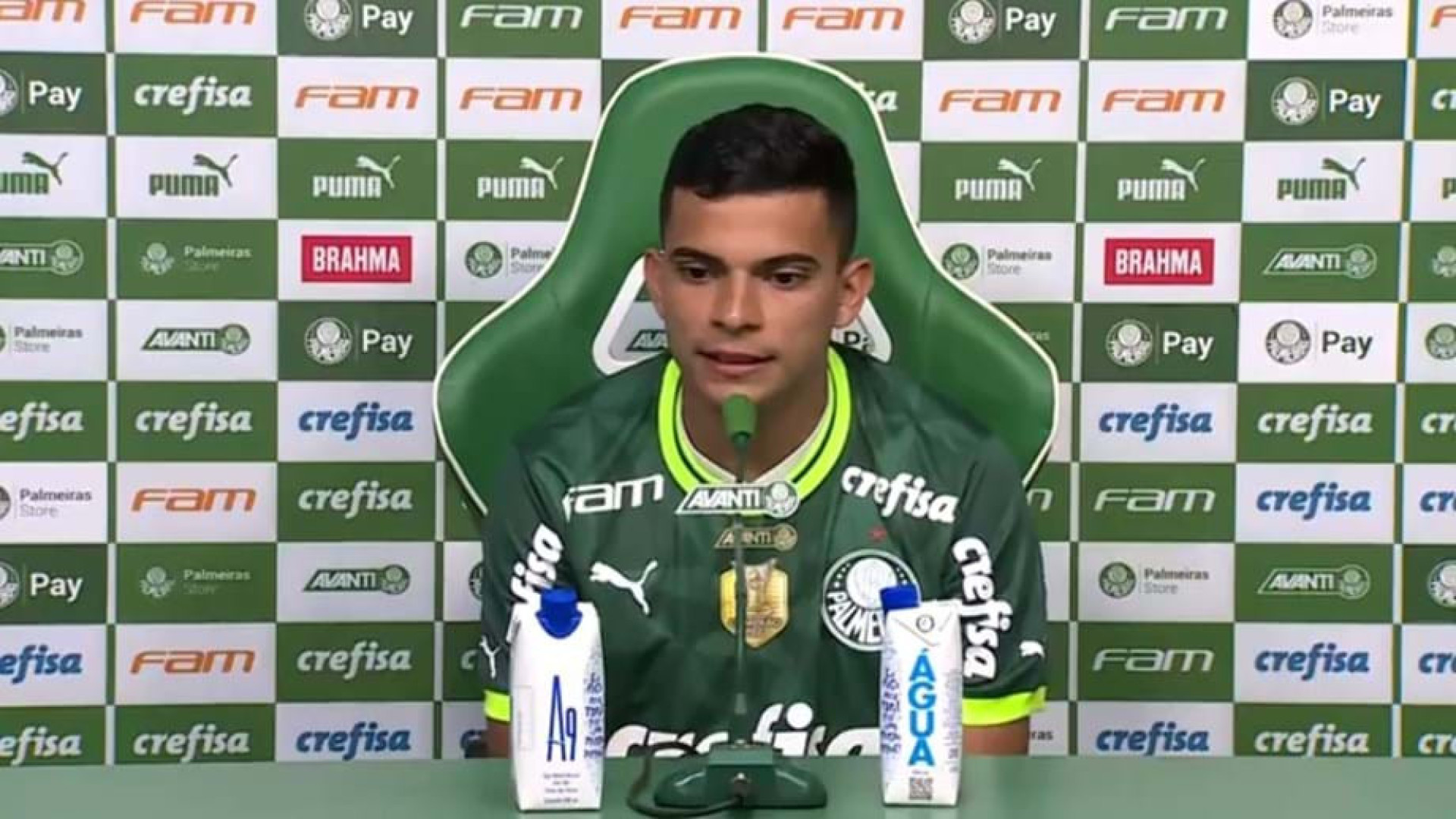 Bruno Rodrigues avança na recuperação e faz treino leve no gramado no Palmeiras