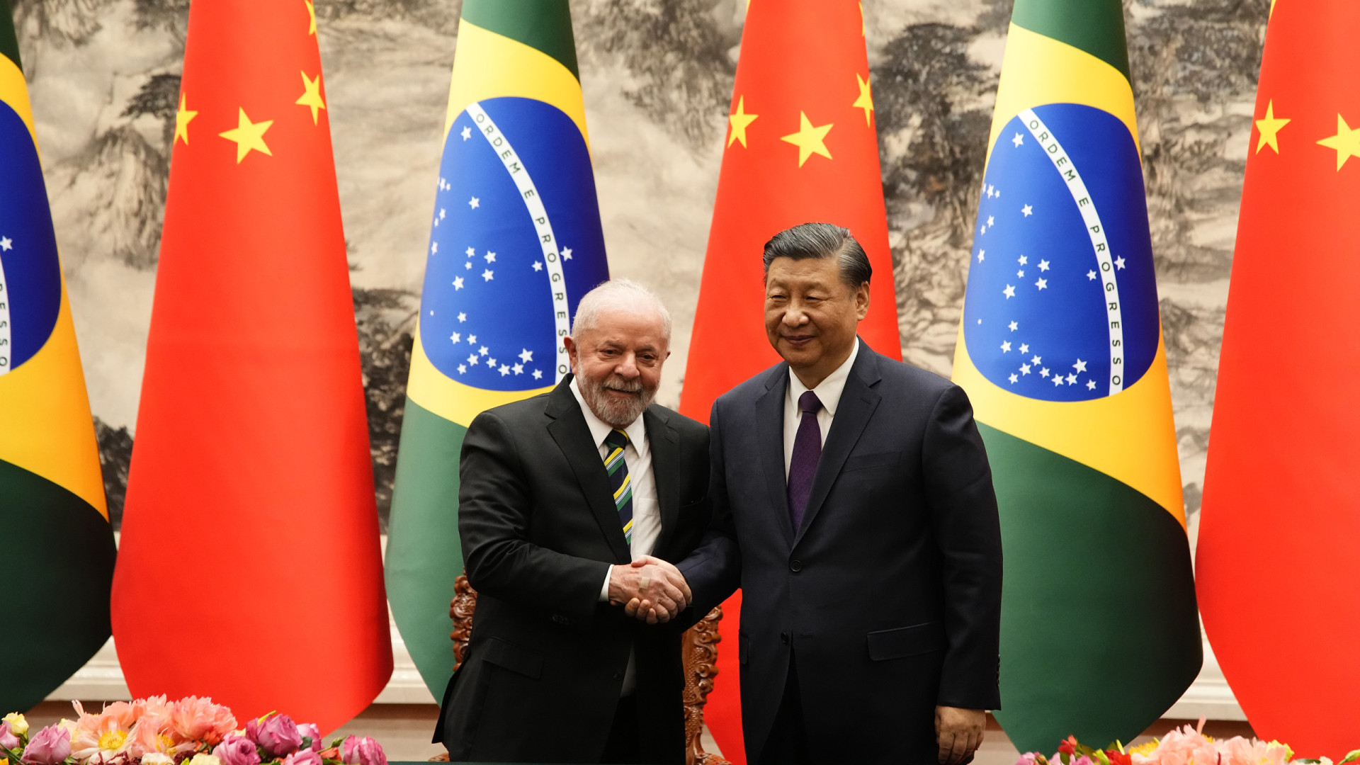 China e Brasil querem reunir Rússia e Ucrânia em conferência de paz