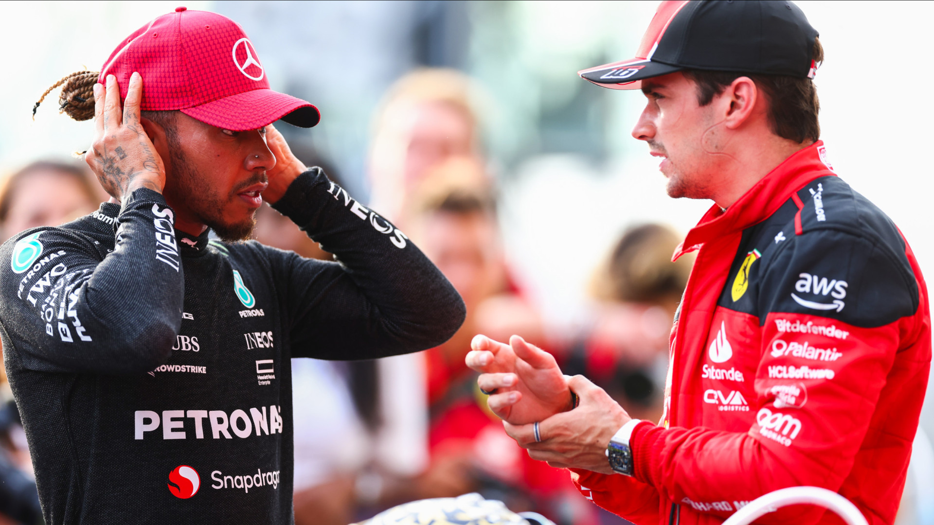 Tensão na Ferrari? Leclerc "decepcionado" com a chegada de Hamilton