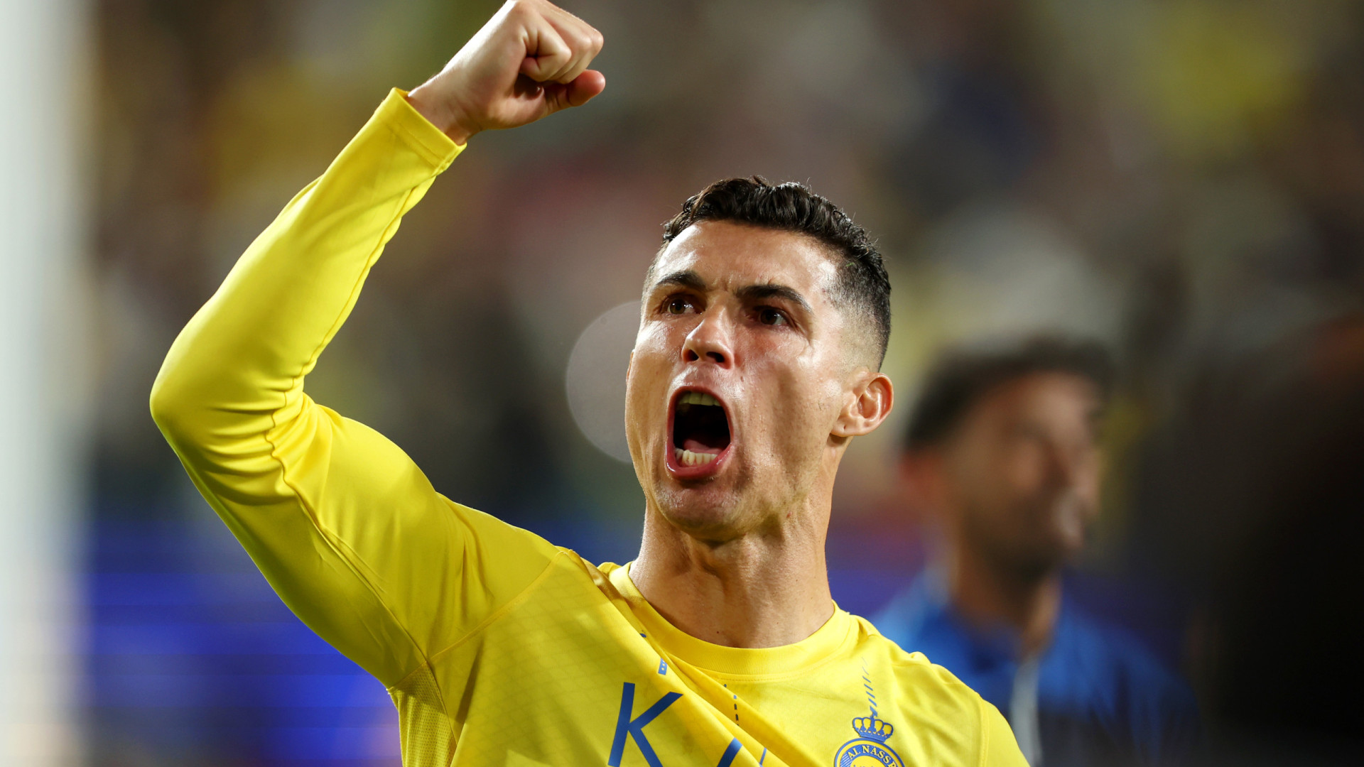 Cristiano Ronaldo faz gesto obsceno após torcida rival entoar nome de Messi na Arábia Saudita