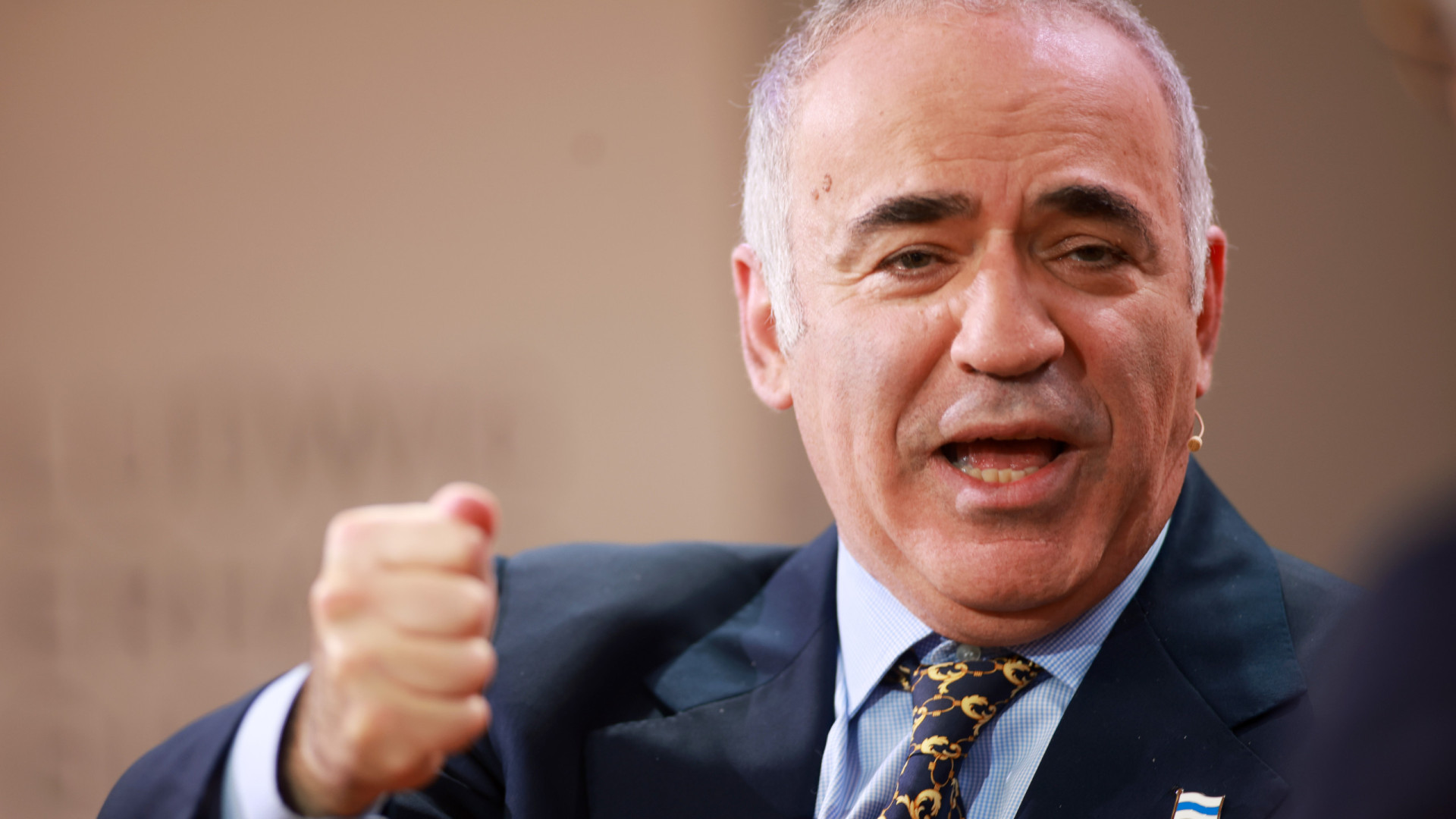 Kasparov, ex-campeão de xadrez, está na lista de "terroristas" da Rússia