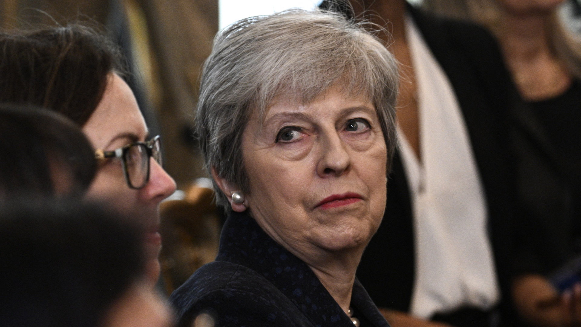 Theresa May abandona parlamento britânico após quase 30 anos
