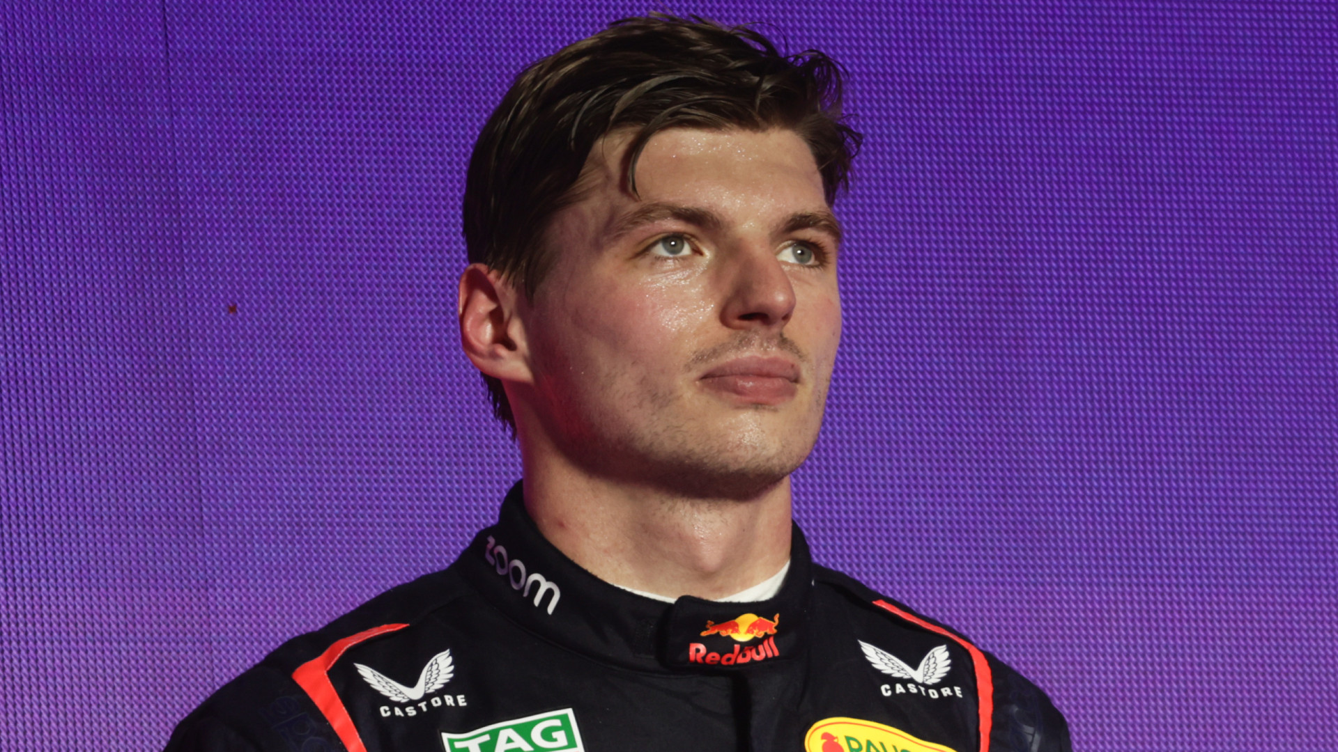 Verstappen causa bandeira vermelha e lidera único treino do GP da Áustria