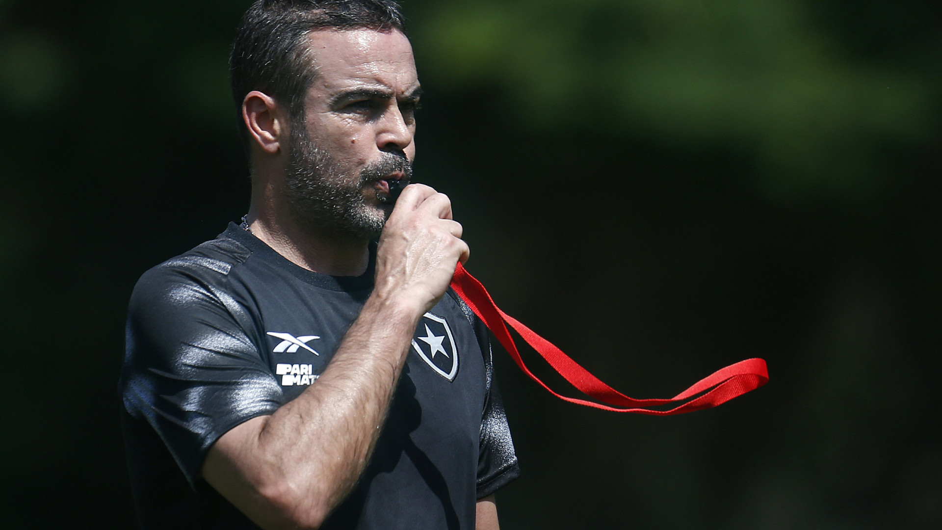 Apresentado, técnico Artur Jorge promete Botafogo 'dominante' e 'corajoso'