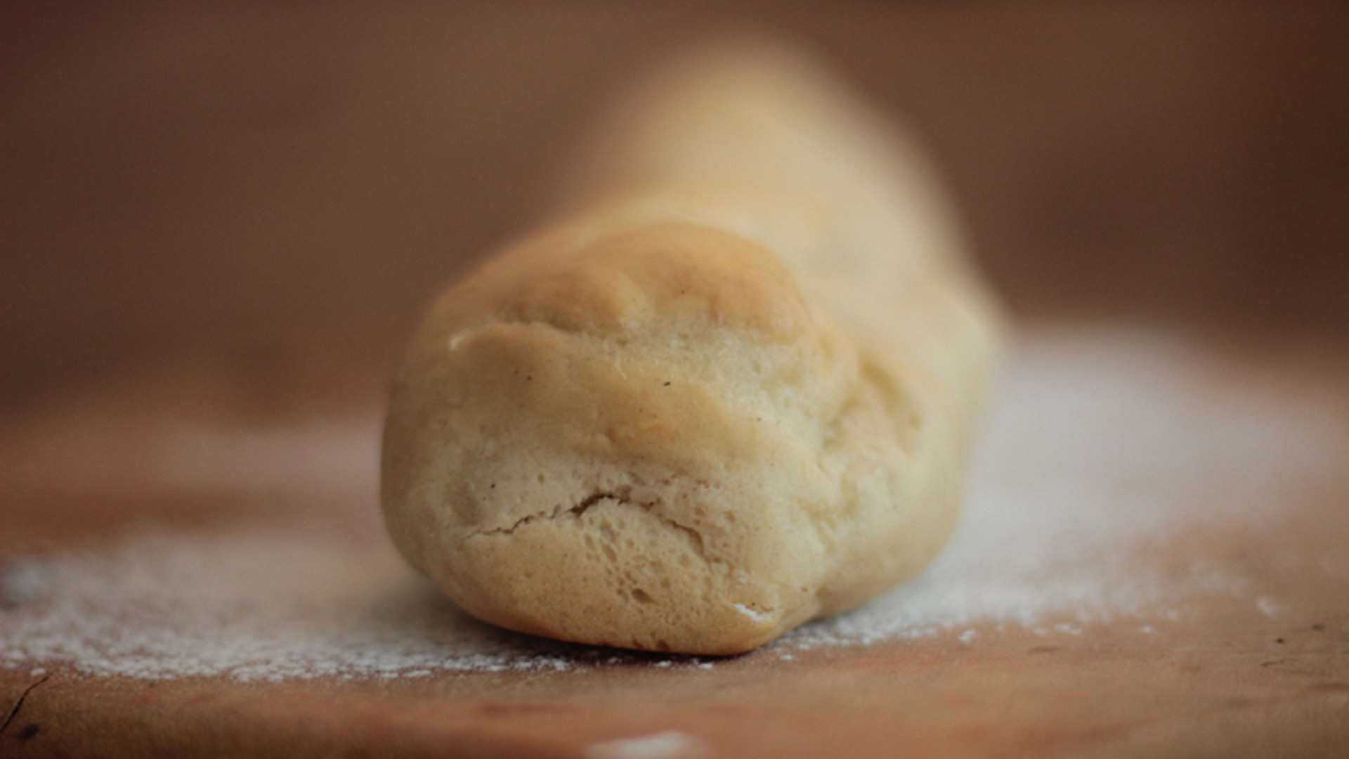 Pães deliciosos: veja como preparar baguete em casa