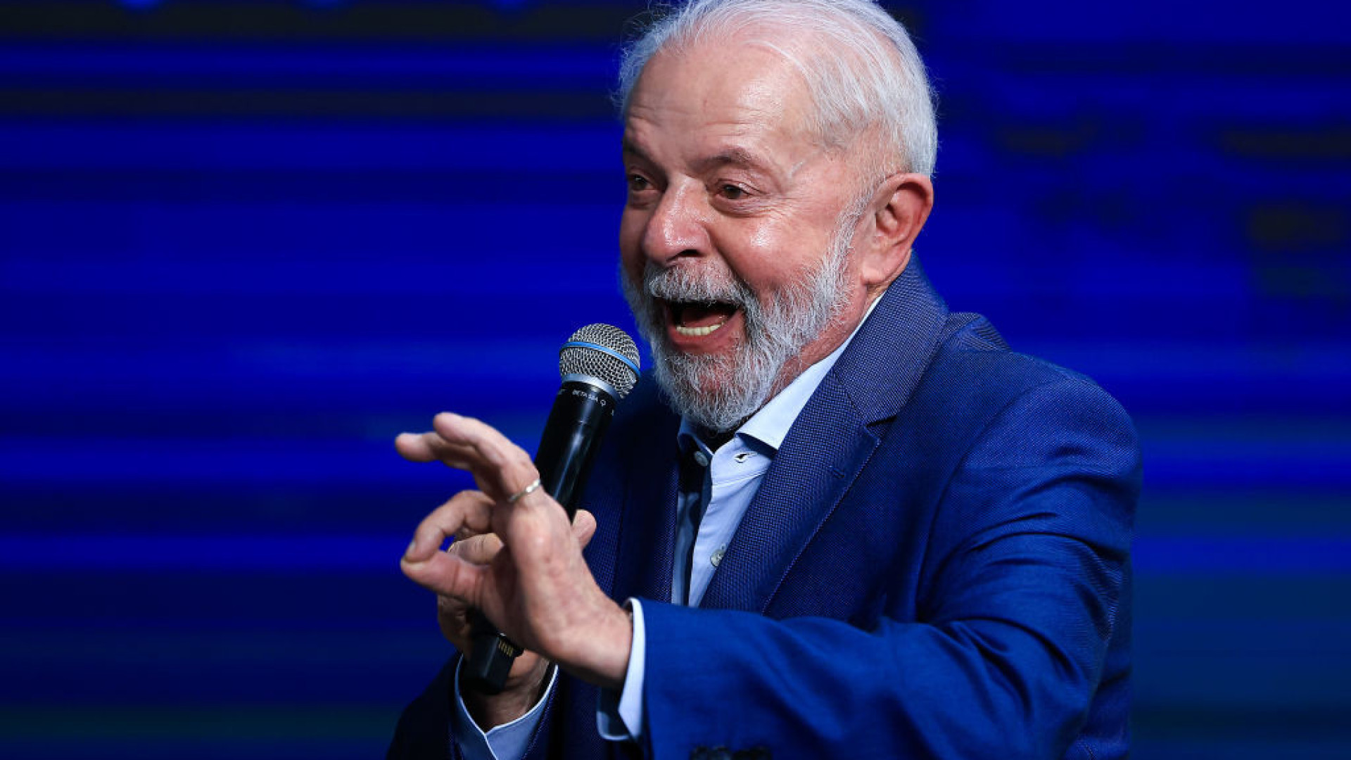Lula diz que é preciso criar um telefone para as pessoas reclamarem do governo