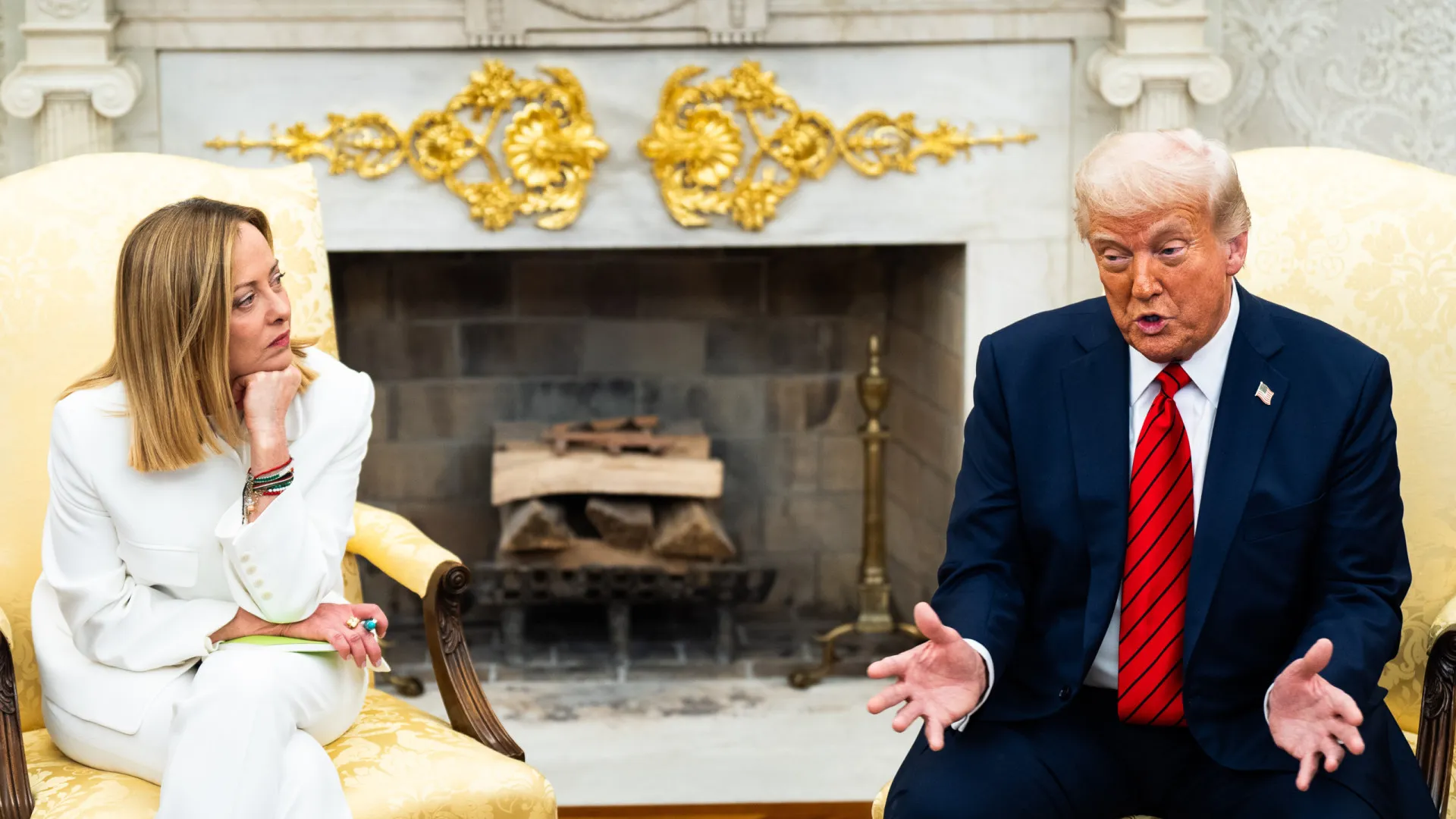 
                    Trump diz estar 'chocado' com Meloni e critica Itália por não apoiar guerra
                