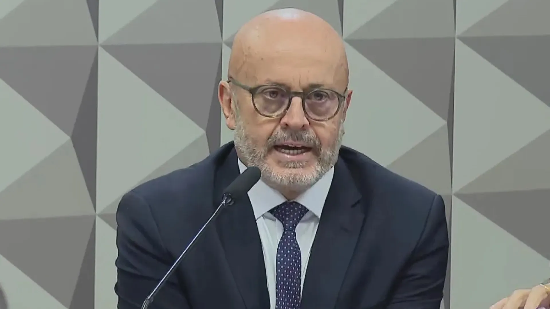 
                    Novo aponta 'inércia' da AGU e do Ministério da Justiça em investigação contra 'Careca do INSS'
                