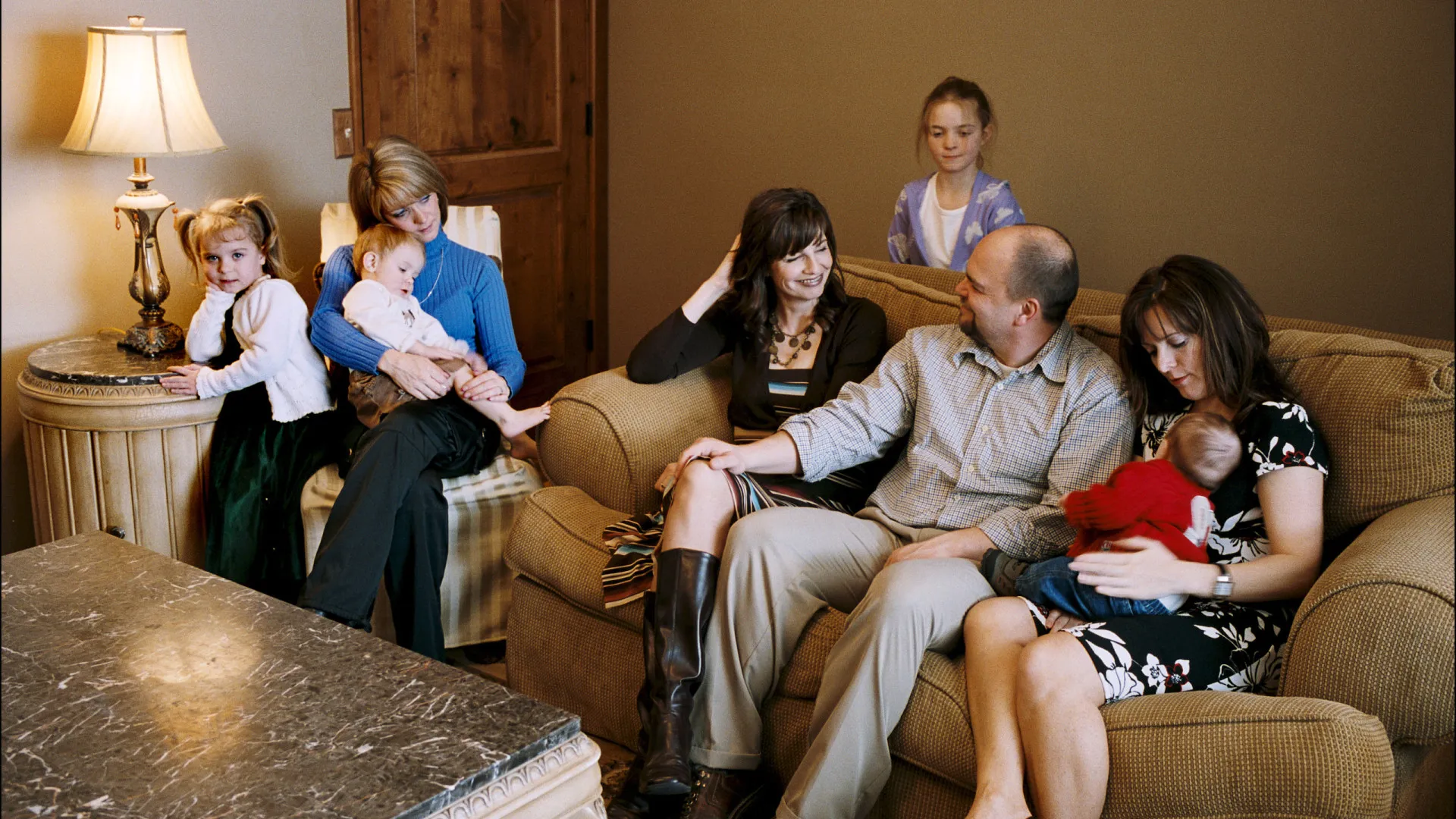 
                    Poligamia: países onde é legal casar com várias pessoas
                