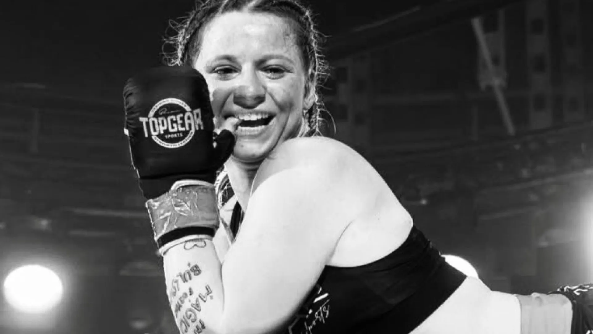 
                    Atleta morre, aos 23 anos, atropelada por caminhão na Tailândia
                