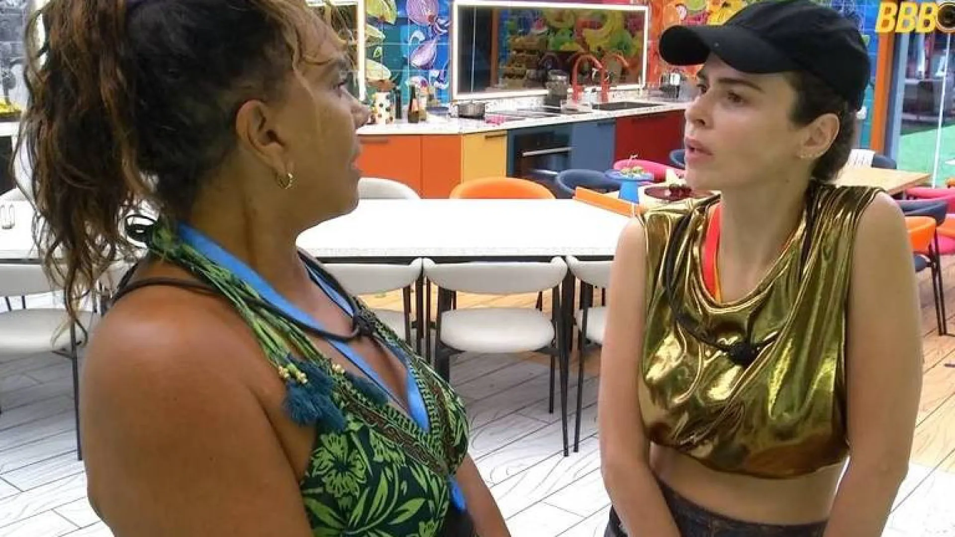 
                    'Sua mãe te espraguejou', dispara Solange Couto para Ana Paula Renault no BBB 26
                