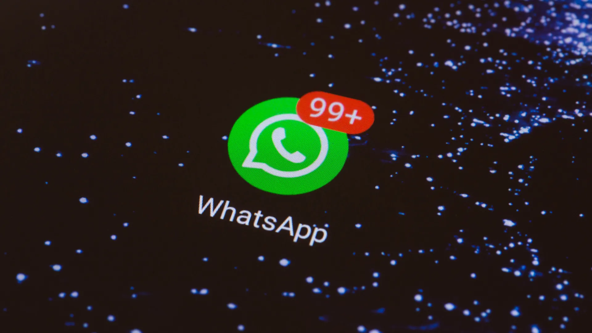 
                    WhatsApp ganha novo aplicativo no CarPlay com mais funções no carro
                