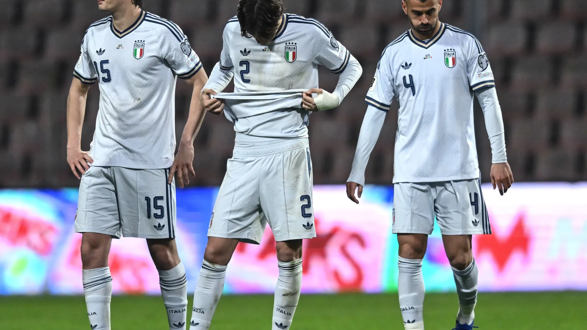 
                    Itália vive crise após nova ausência na Copa e pode apostar em Guardiola
                