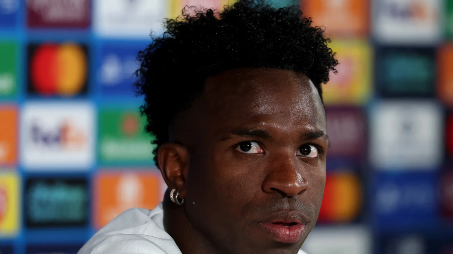 Vini Jr quebra silêncio sobre racismo e expõe drama após caso Prestianni