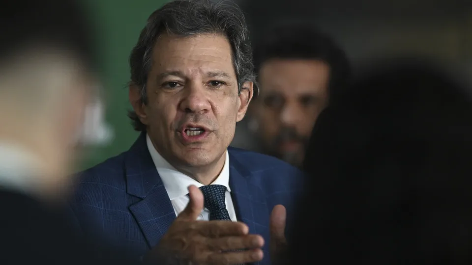 Haddad prega investigação, mas seu vice defende ex-chefe de gabinete de Lula