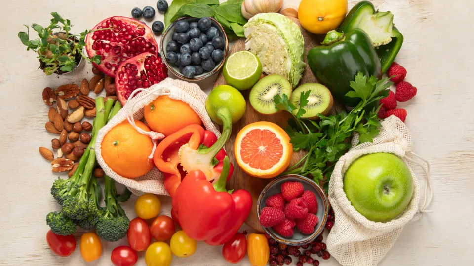 Comer frutas no jantar pode ajudar a controlar a glicose, aponta estudo