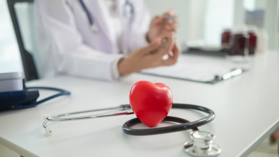 Cardiologista revela 5 hábitos que abandonou para proteger o coração