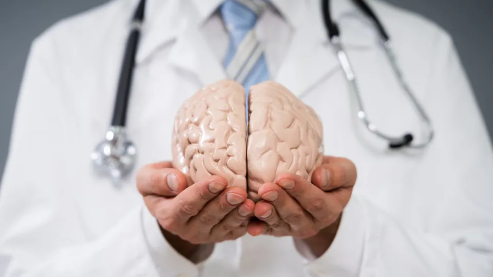 Neurologistas alertam para hábito que envelhece o cérebro mais depressa