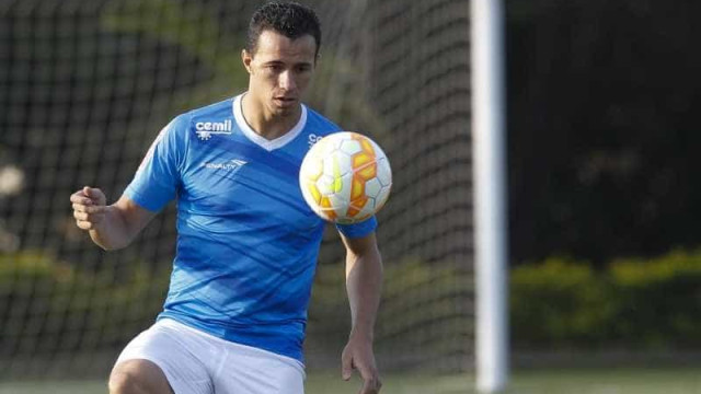 Leandro Damião volta e fica como opção no Cruzeiro