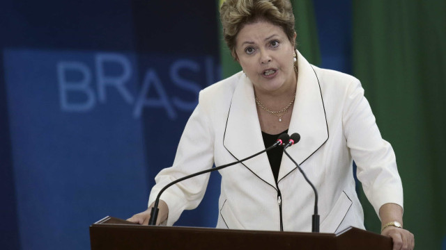 Dilma assina concessão do Aeroporto de Confins