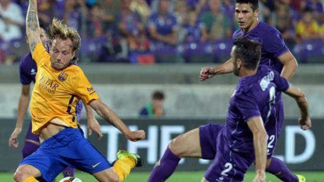 Fiorentina vence e vira líder isolada na Itália