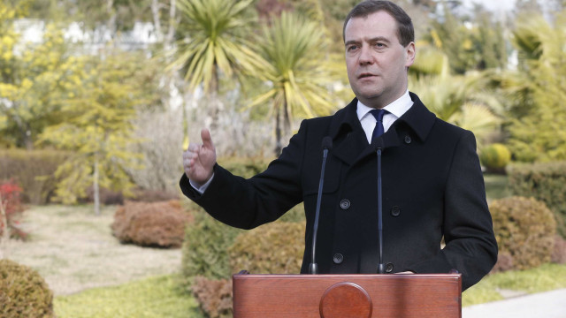 "Fortalecimento do ISIS foi possível pela política dos EUA", diz Medvedev