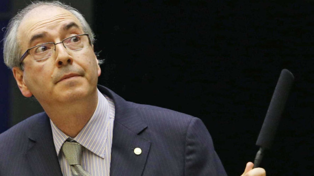MP investiga venda de rádio de Cunha