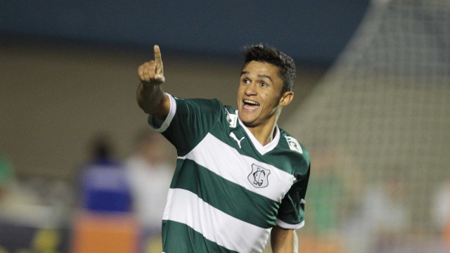 Erik faz exames, assina contrato
e já elogia estrutura do Palmeiras