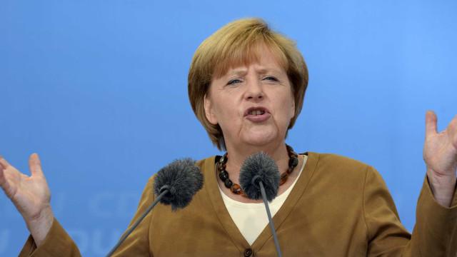 Angela Merkel defende expulsão de refugiados que cometerem crimes