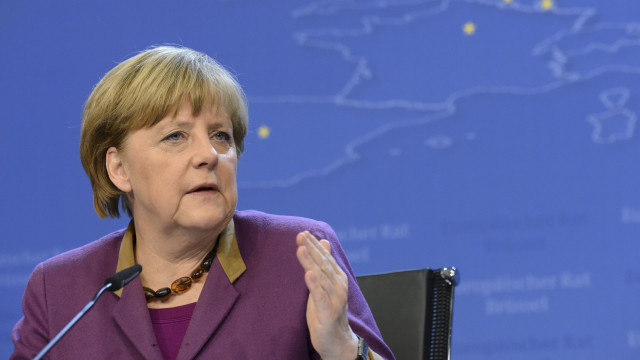 Migrações: Merkel pede "posição comum" europeia