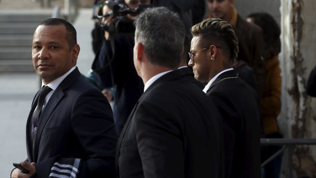 Pai de Neymar comemora decisão da Justiça Federal