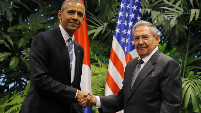Raul Castro recebe Barack Obama no Palácio da Revolução
