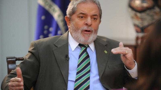 Líder em pesquisa, Lula já fala em eleições gerais