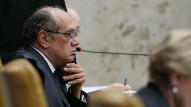 STF discute se mantém 
afastamento de Cunha