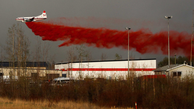 Incêndio gigantesco no Canadá pode durar meses