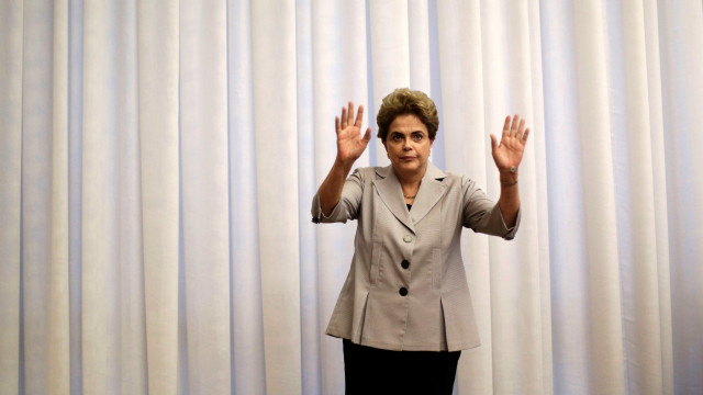 Dilma quer respaldo de senadores para declarar
 apoio a novas eleições