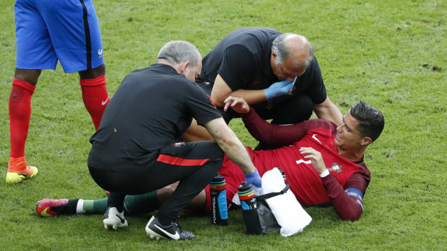 Mãe de CR7 critica jogador que tirou atacante da final da Euro