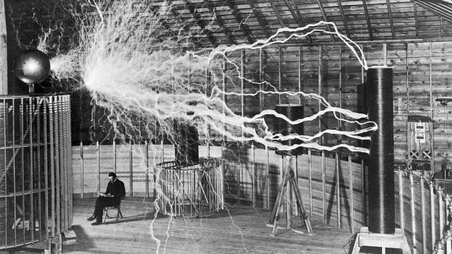 Visionário, Nikola Tesla previu tecnologia de drone há 118 anos