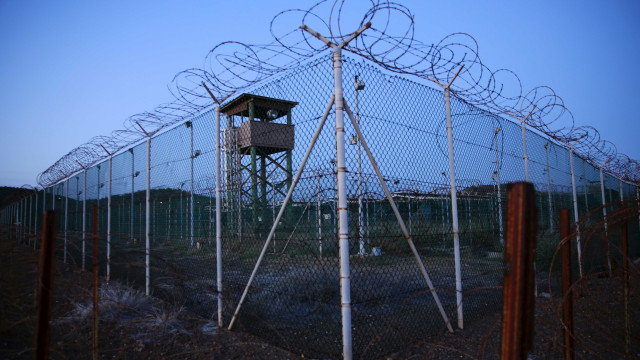 EUA fecham um dos campos 
da prisão de Guantánamo