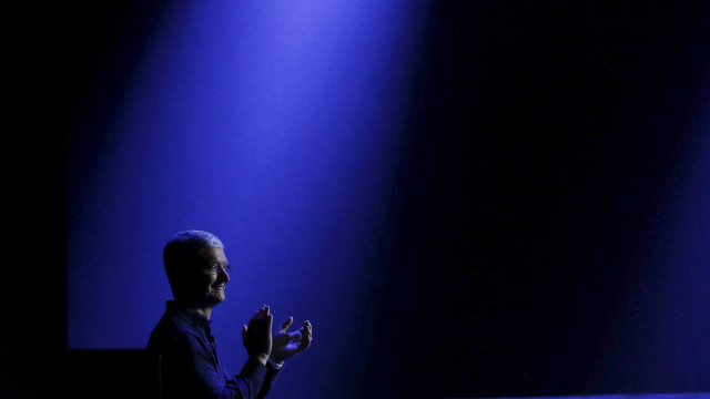 Apple considera fabricar iPhone nos EUA