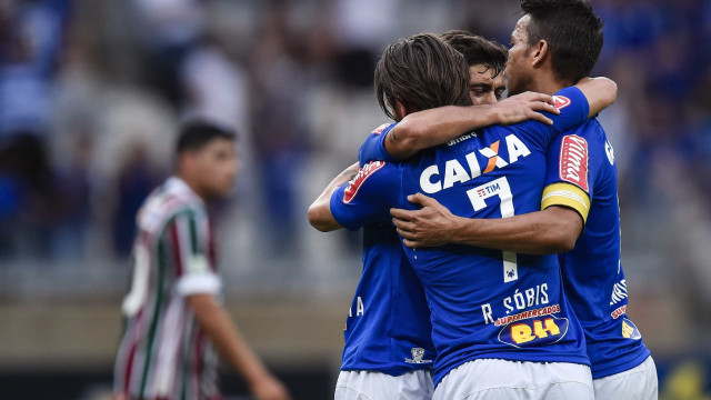 Cruzeiro reintegra Fabiano, empresta Allano e quer Marcelo Moreno