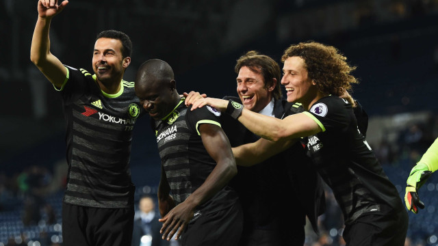 Com David Luiz, Chelsea vence o Bromwich e leva o título do Inglês