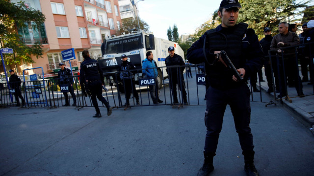 Polícia turca mata dois suspeitos 
de terrorismo em Ancara