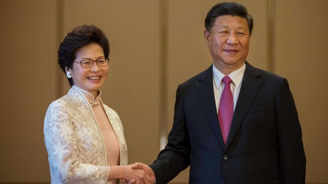 Carrie Lam se torna a 1ª mulher
 a governar Hong Kong