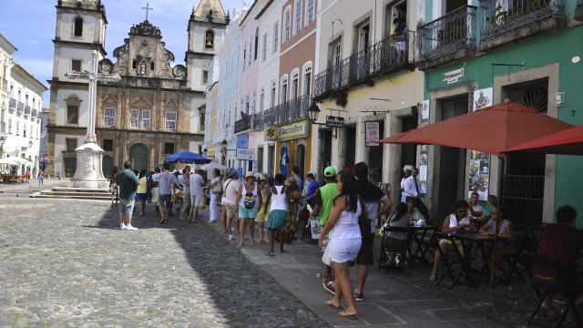 Azulejos históricos esfarelam em Salvador